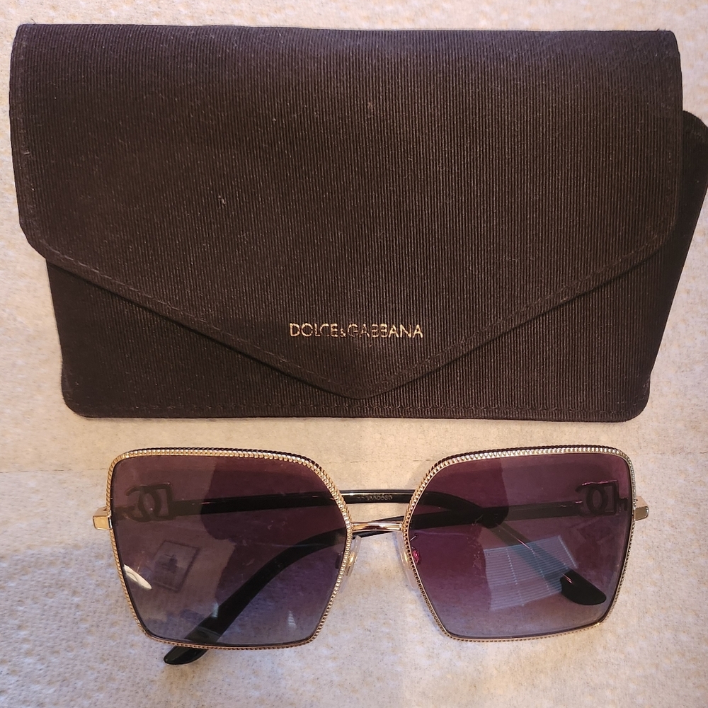 Women's Dolce & Gabbana Gold Frame Sunglasses with Black Lenses - Picture 3 of 8